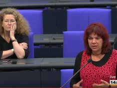 Katrin Werner im Bundestag, während sie bei der mündlichen Fragestunde redet